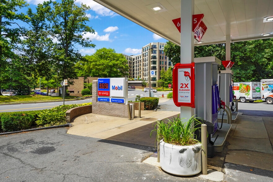 More Photos Of 11410 N Shore Dr, Reston Service Station For Sale