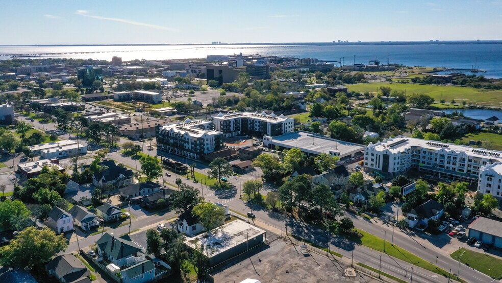 More Photos Of 700 W Garden St, Pensacola Freestanding For Lease