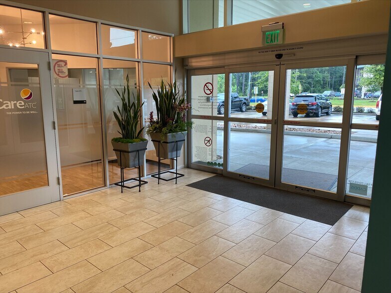 More Photos Of 17903 W Lake Houston Pky, Humble Medical For Lease