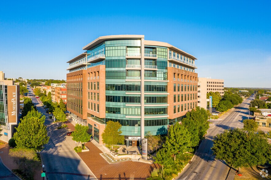 More Photos Of 3100 W 7th St, Fort Worth Office Residential For Lease