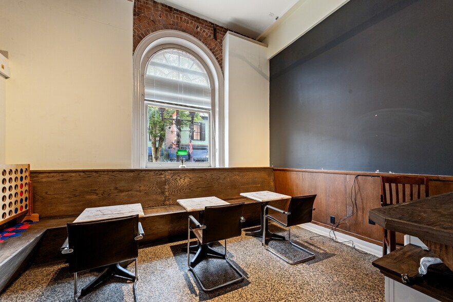 More Photos Of 100 N Loudoun St, Winchester Office For Lease