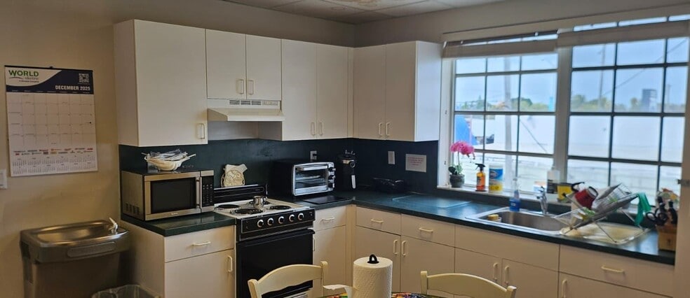 More Photos Of 7345 SW 41st St, Miami Warehouse For Sale