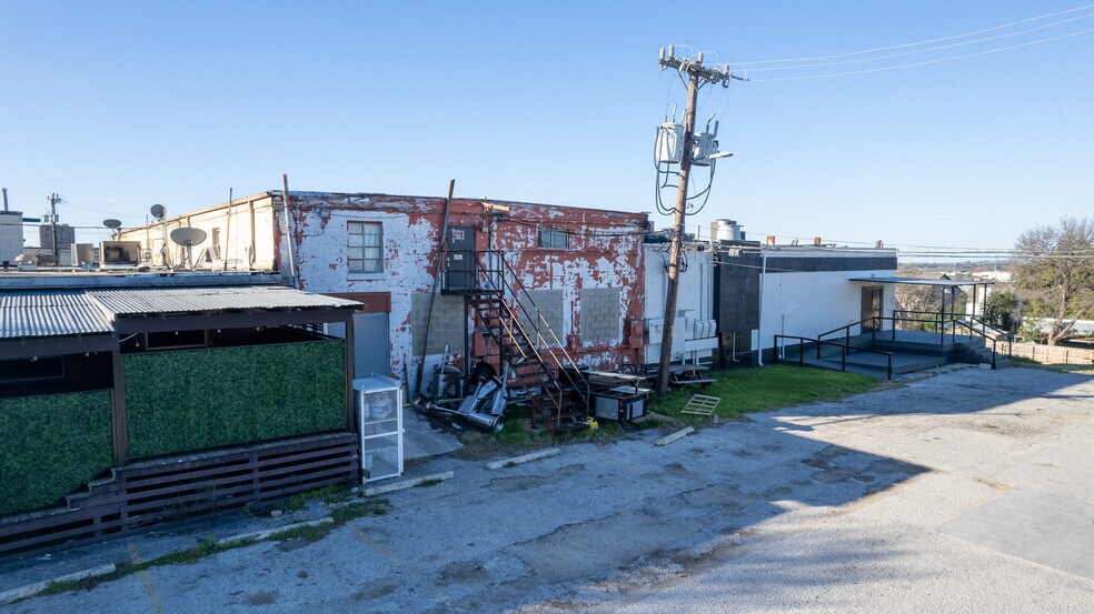 More Photos Of 8123 Broadway St, San Antonio Freestanding For Sale