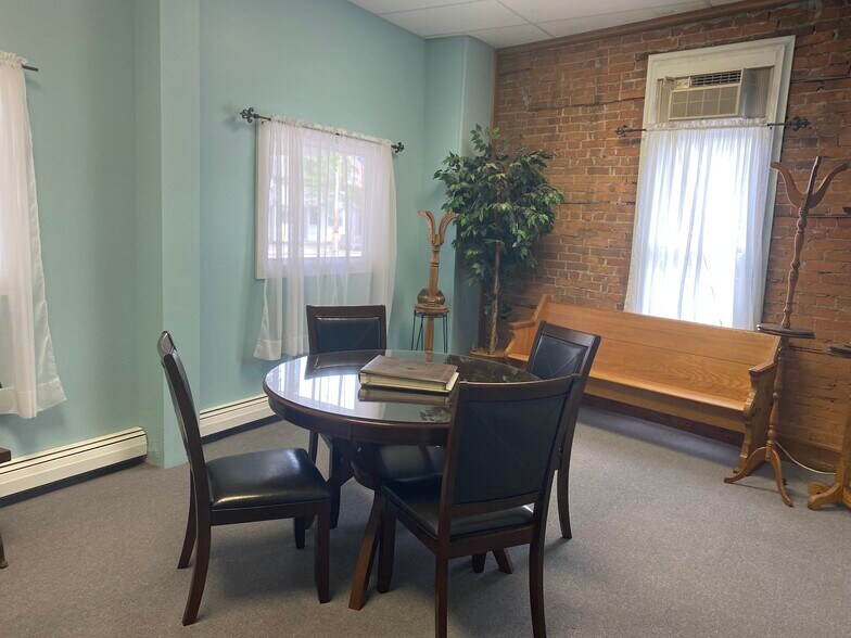More Photos Of 268/270 Young St, Wilson Office For Lease