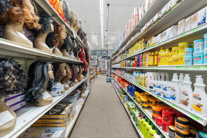 More Photos Of 204 Bay St, Staten Island Storefront Retail Residential For Sale