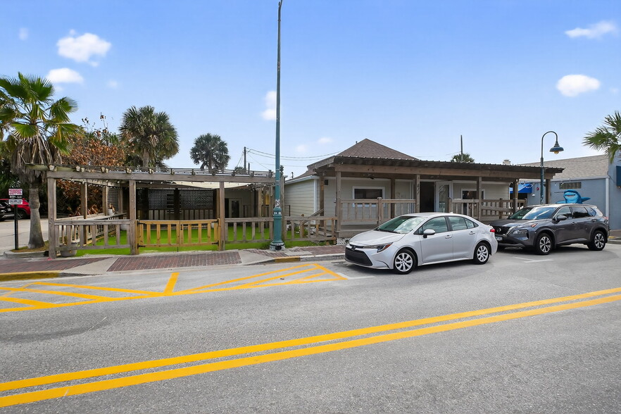 More Photos Of 411 Flagler Ave, New Smyrna Beach Freestanding For Lease