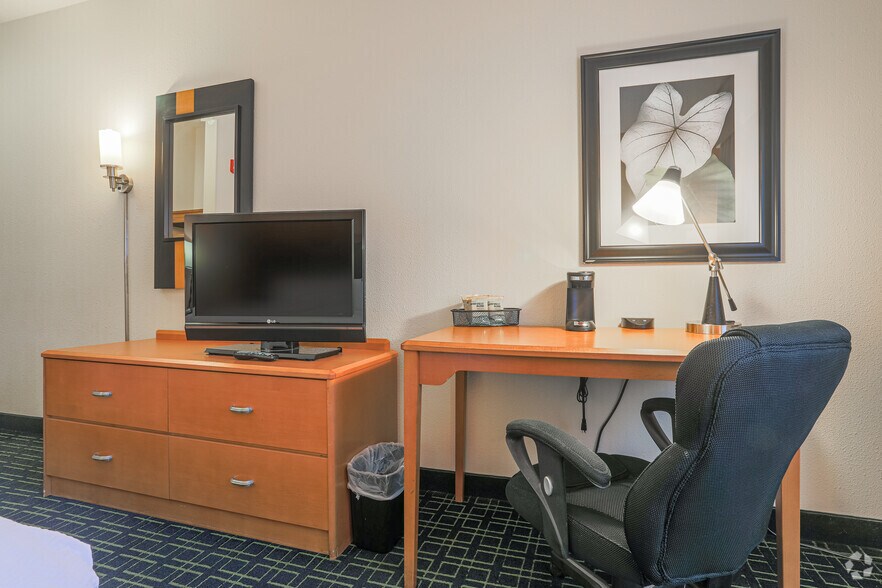 More Photos Of 3930 Stahl Dr SE, Grand Rapids Hotel For Sale