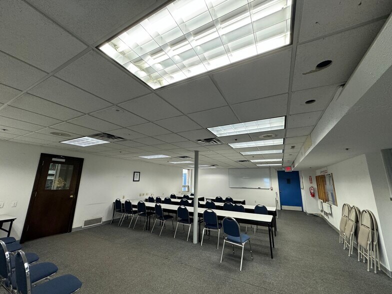 More Photos Of 372 Pasco Rd, Springfield Warehouse For Sale