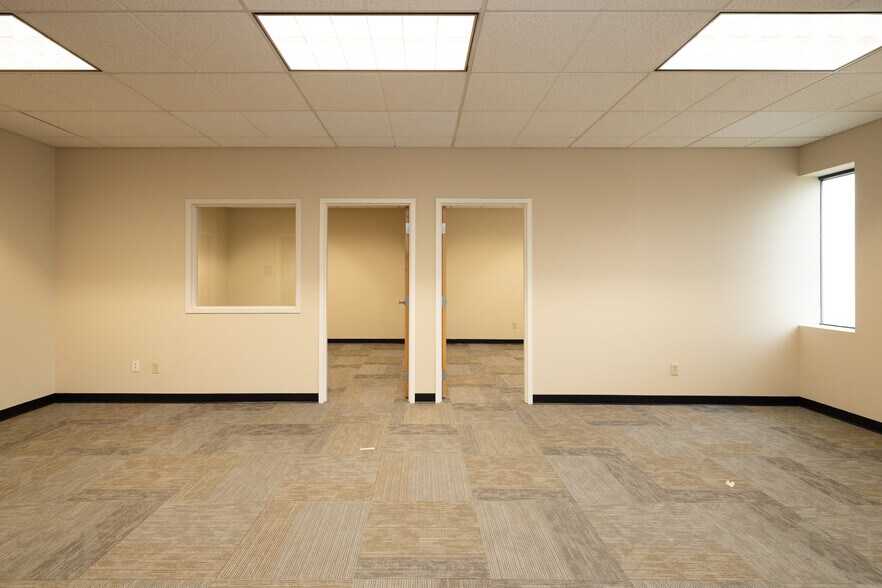 More Photos Of 21021 Heron Way, Lakeville Light Manufacturing For Lease