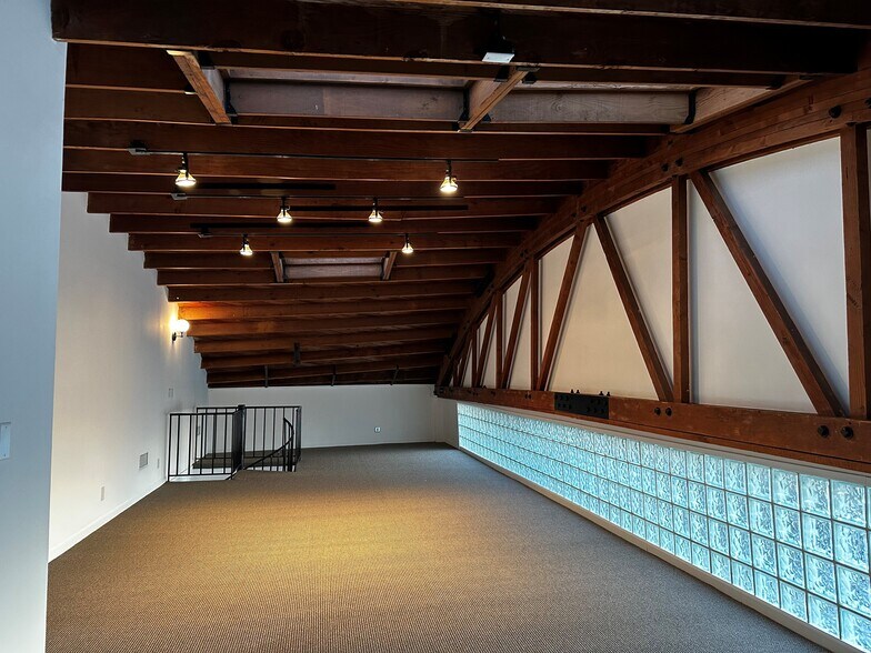 More Photos Of 6819 West Blvd, Inglewood Warehouse For Lease