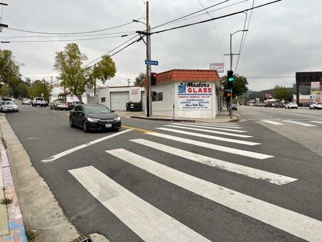 More Photos Of 7639 Foothill Blvd, Tujunga Storefront For Lease