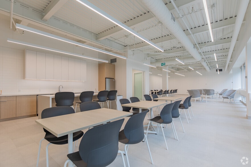 More Photos Of 74 Victoria St and 137 Yonge St, Toronto Office For Lease