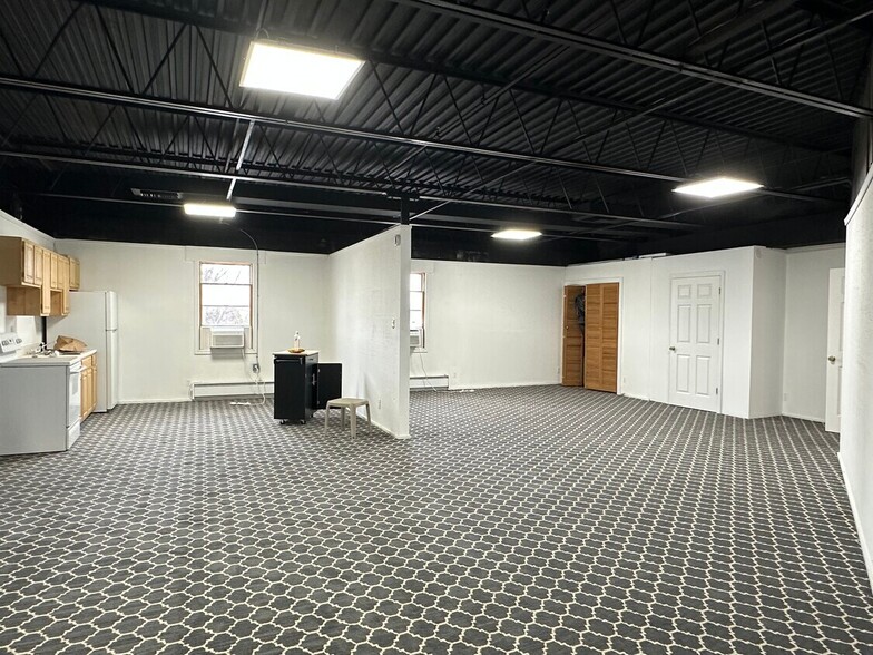 More Photos Of 2500 Sparrows Point Rd, Sparrows Point Storefront For Lease