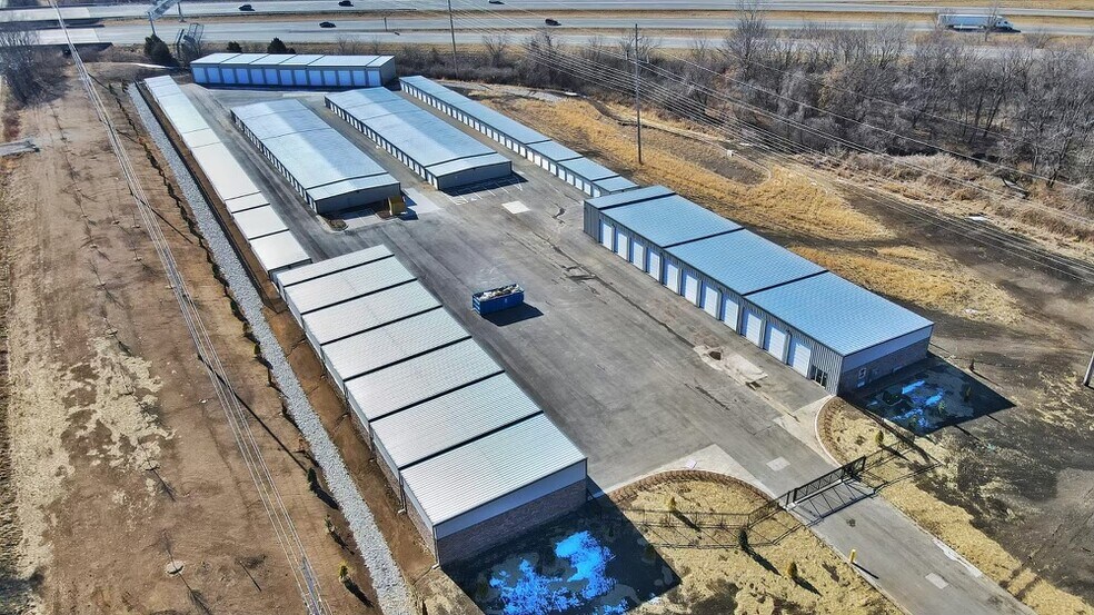 More Photos Of 7557 NW Cookingham Dr, Kansas City Self Storage For Sale