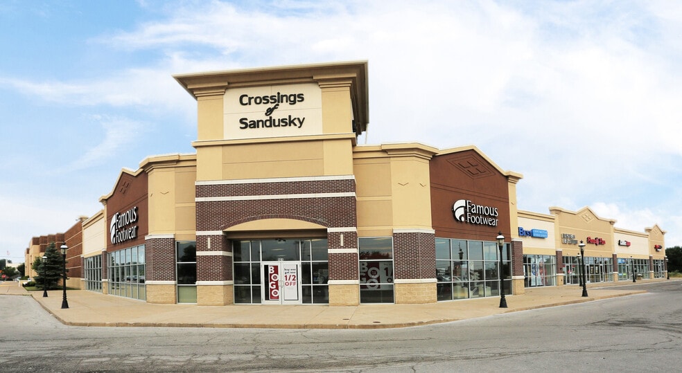 More Photos Of 712-814 Crossings Rd, Sandusky Unknown For Lease