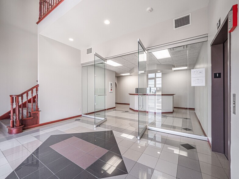 More Photos Of 1420 Kimber Ln, Evansville Office For Sale