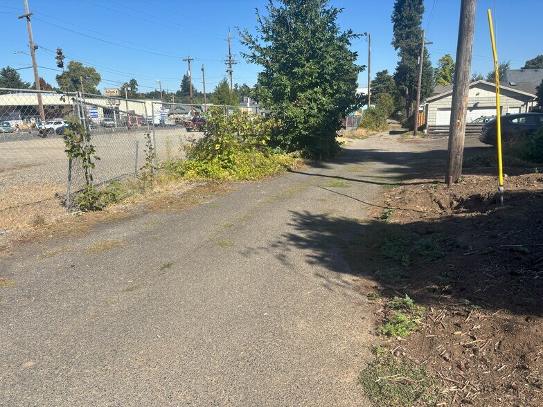 More Photos Of 7650 Stark St, Portland Land For Sale