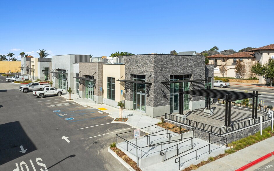 More Photos Of East Grand @ Courtland Street, Arroyo Grande Storefront For Lease