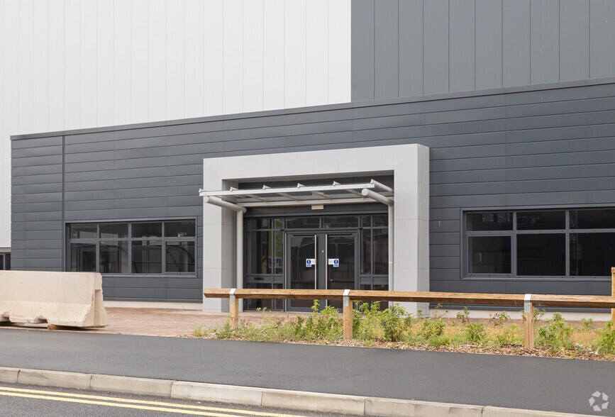 Primary Photo Of Ontario Dr, Doncaster Distribution For Lease