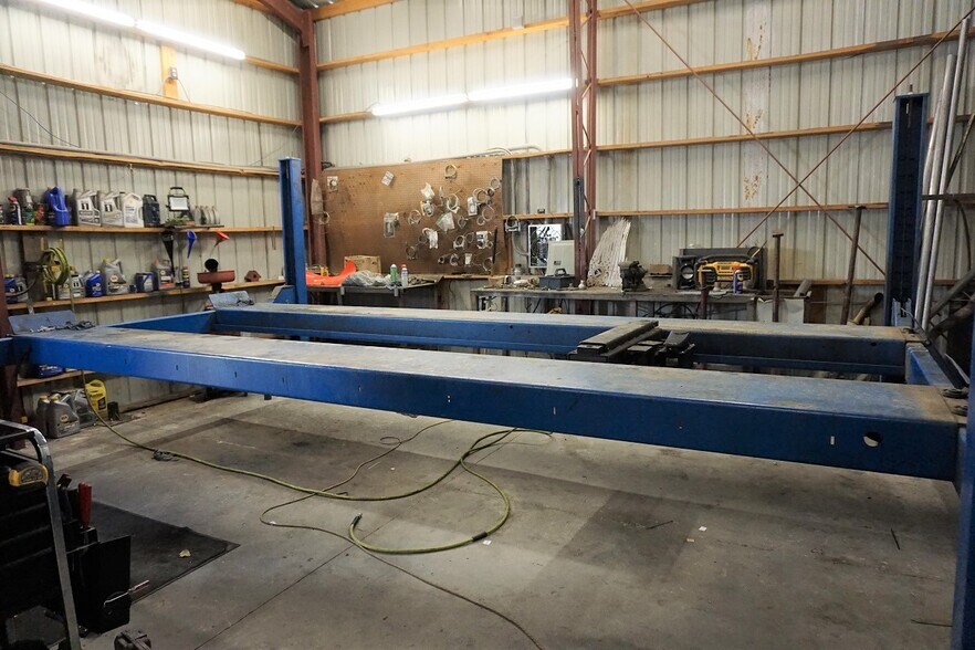 More Photos Of 8899 Beekley Rd, Phelan Auto Repair For Sale