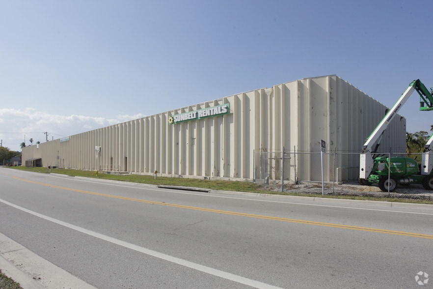 More Photos Of 999 Eller Dr, Fort Lauderdale Warehouse For Lease
