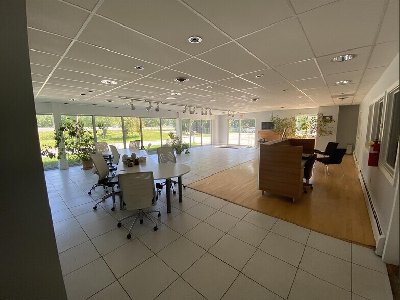 More Photos Of 112 Squires Rd, North Clarendon Auto Dealership For Sale