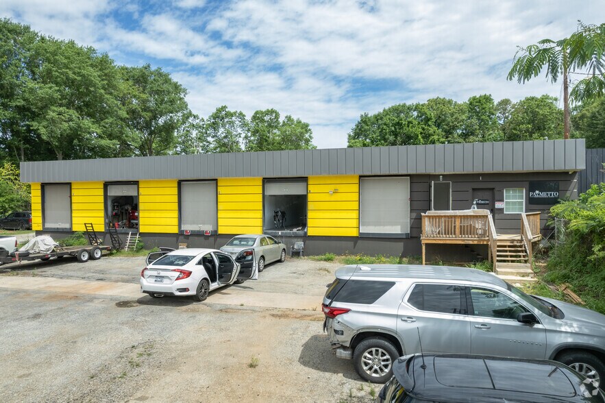 More Photos Of 860 W Main St, Spartanburg Light Distribution For Sale