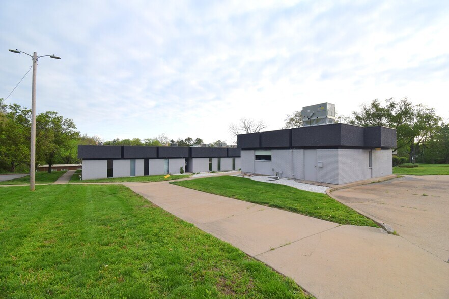 More Photos Of 1708 Jefferson Ave, Mount Vernon Office For Sale