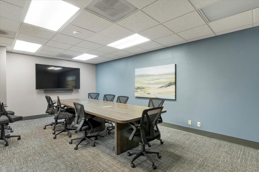 More Photos Of 2405 Front St NE, Salem Office For Sale