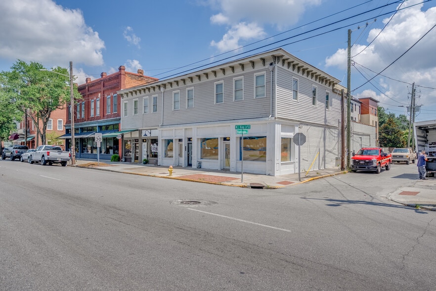 More Photos Of 526-528 Martin Luther King Jr Blvd, Savannah Storefront Retail Residential For Sale