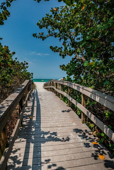 More Photos Of 12100 Gulf Blvd, Treasure Island Hotel For Sale