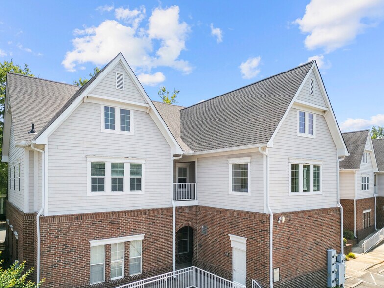 More Photos Of 575 Davidson Gateway Dr, Davidson Storefront Retail Office For Sale