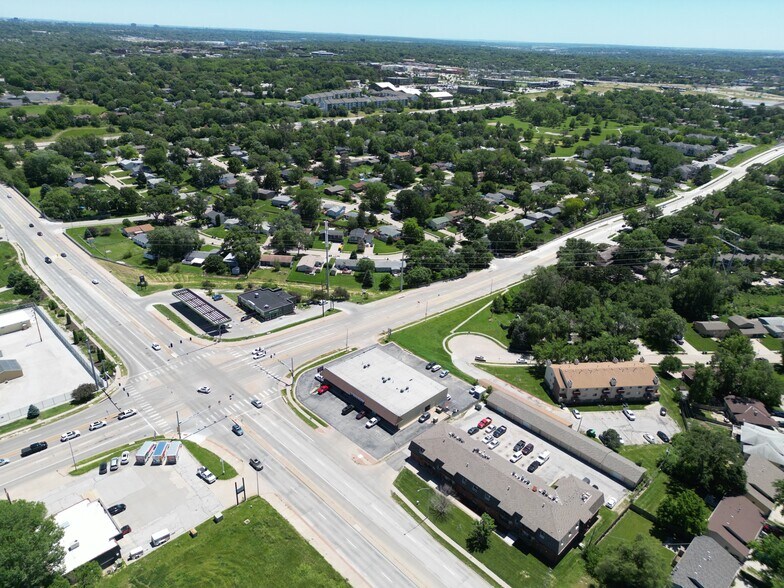 More Photos Of 10801 Blondo St, Omaha General Retail For Sale