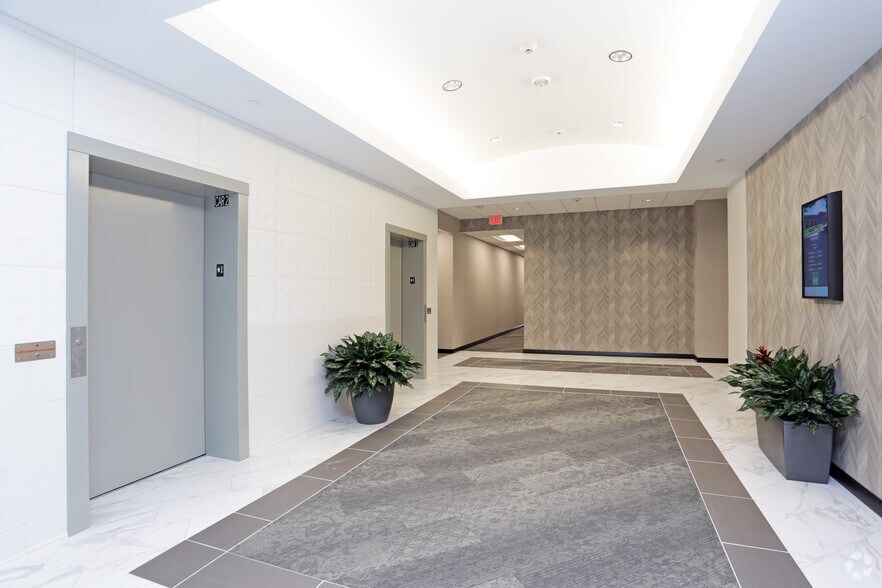 More Photos Of 1075 Jordan Creek Pky, West Des Moines Office For Lease