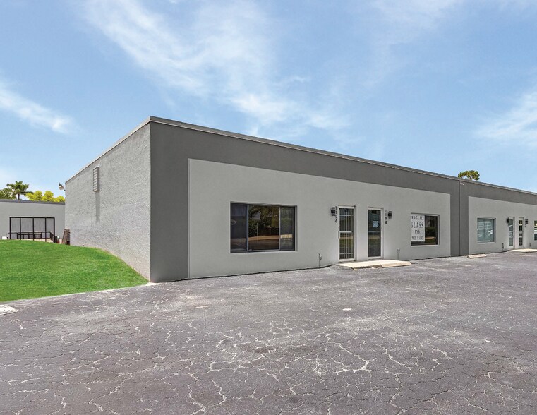 Primary Photo Of 1194 Hemingway Dr, Fort Myers Flex For Sale