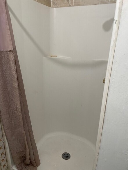 More Photos Of 543 Broad Ave, Wilmington Apartments For Sale