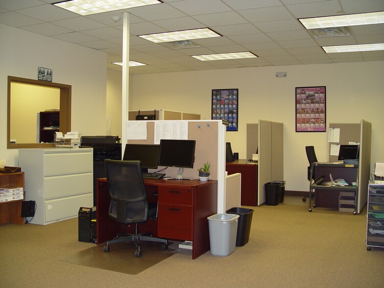 More Photos Of 64 Mountainview Blvd, Wayne Medical For Lease