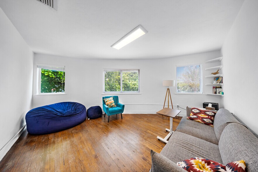 More Photos Of 1267 Coral Way, Miami Storefront Retail Residential For Lease