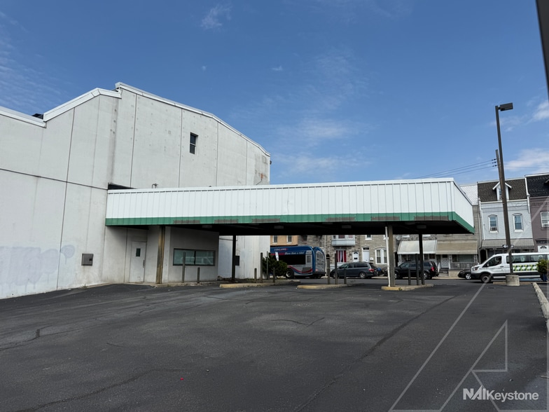 More Photos Of 936 N 9th St, Reading Bank For Sale