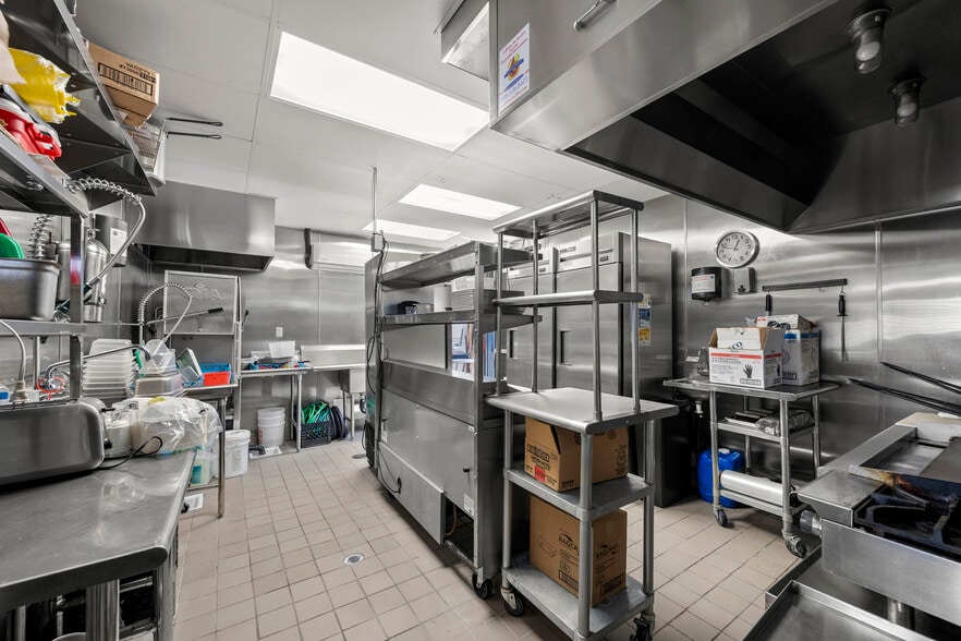 More Photos Of 4727 University Ave, San Diego Restaurant For Sale