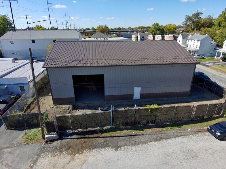 More Photos Of 101 S Augustine St, Wilmington Warehouse For Lease