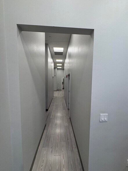More Photos Of 1451 2nd St, Sarasota Apartments For Lease