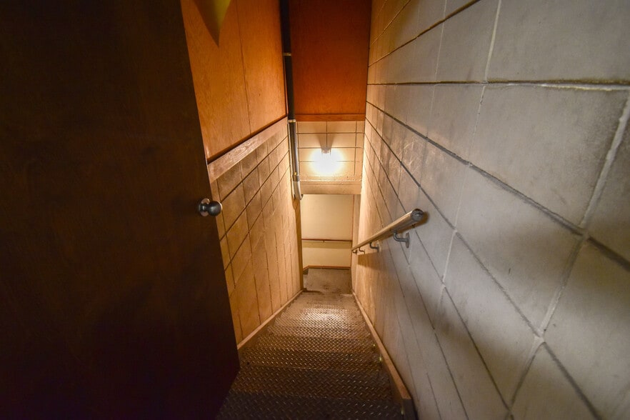 More Photos Of , Tuscaloosa Unknown For Sale