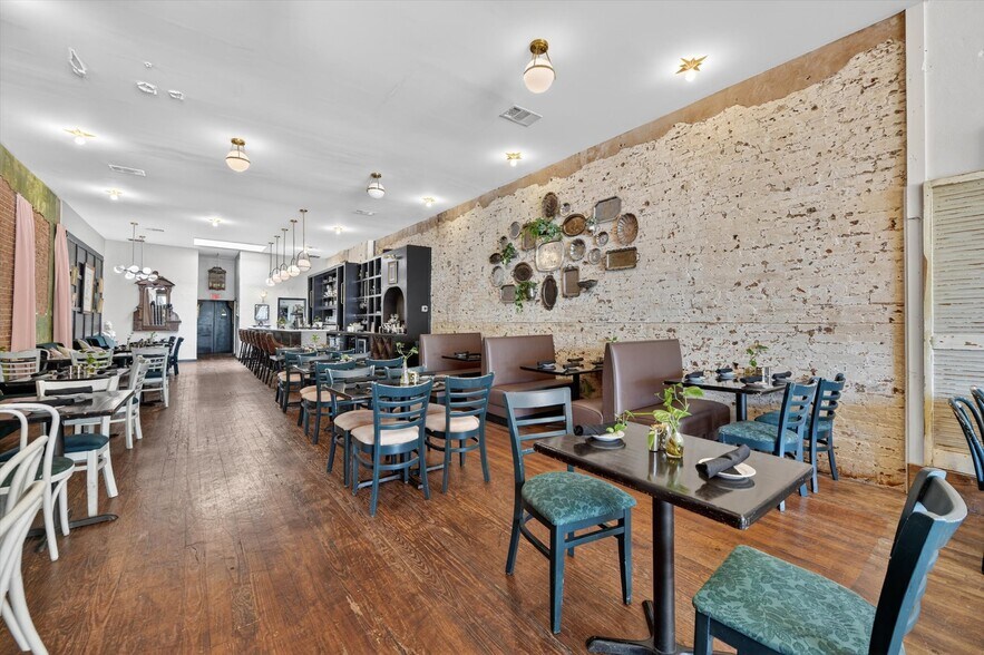 More Photos Of 107 W Hickory St, Denton General Retail For Sale