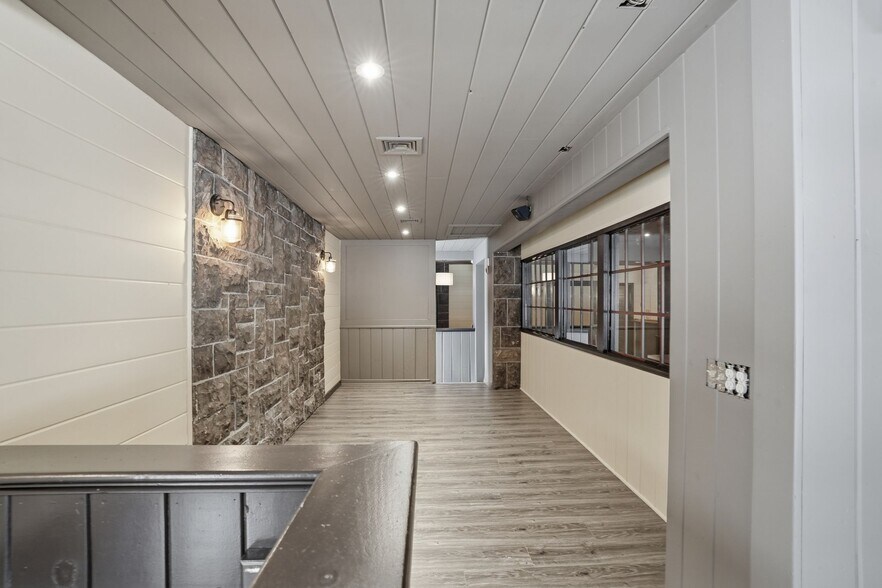 More Photos Of 332 Farnum Pike, Smithfield Restaurant For Sale