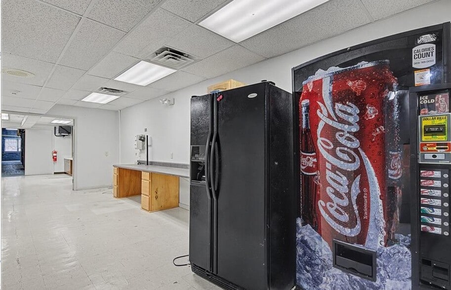 More Photos Of 127 Hay St, Fayetteville Storefront For Sale