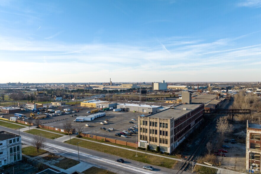 More Photos Of 1600-1634 E Grand Blvd, Detroit Manufacturing For Sale