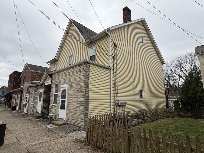 More Photos Of 671 5th St, Oakmont Apartments For Sale