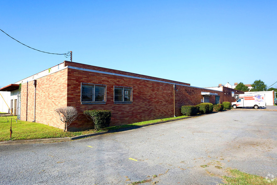 Primary Photo Of 1021 E Princess Anne Rd, Norfolk Warehouse For Sale