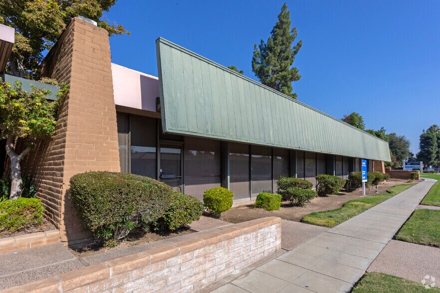 More Photos Of 600 W Shaw Ave, Fresno Office For Lease